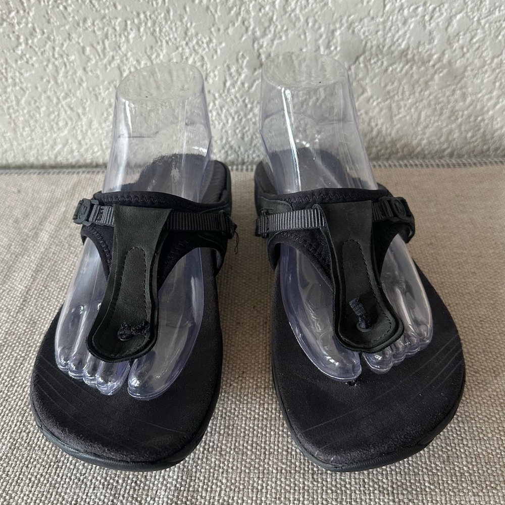 Merrell Black Thong Sandals